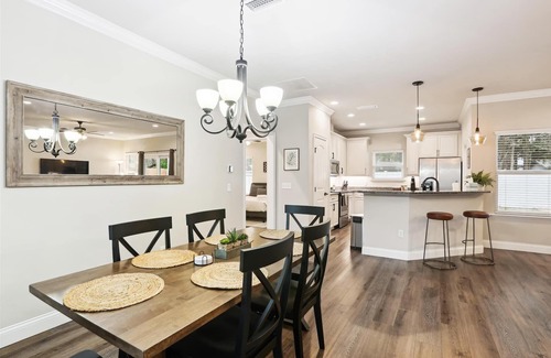 Hazel Heights House | Craftsman Grove - A Tranquil Retreat in GNV, spacious primary bedroom, sleeps 7