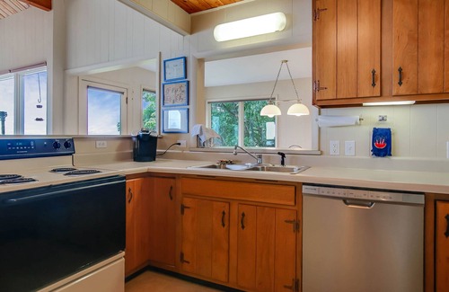 Montague House | Crafty Cottage | 5 Bed, 3.5 Bath