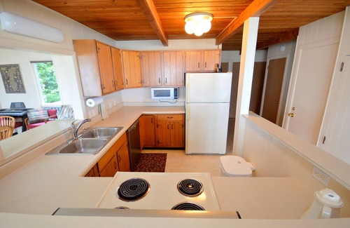 Montague House | Crafty Cottage | 5 Bed, 3.5 Bath