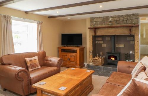 West Woodburn House | Crag View