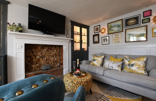 Aldeburgh Cottage | CRAGSIDE, ALDEBURGH, family friendly in Aldeburgh