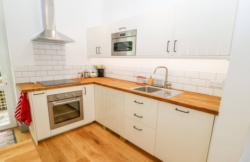 Pecket Well Cottage | CRAGSIDE COTTAGE, character holiday cottage in Hebden Bridge
