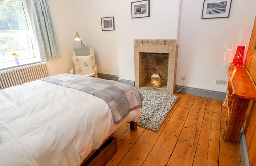 Pecket Well Cottage | CRAGSIDE COTTAGE, character holiday cottage in Hebden Bridge