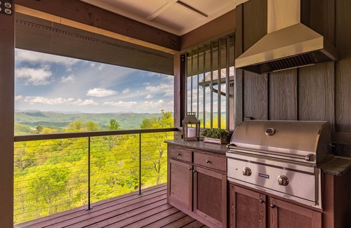 Lenoir Condo | Craig 301 - Blue Ridge Mountain Club condo with luxury finishes, views