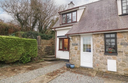 Tyn-y-Gongl Cottage | CRAIG MAWR, family friendly, character holiday cottage in Benllech