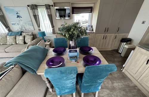 Ayr Cabin | Craig Taravan Sleeps 4 with Private Decking