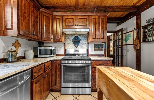 Ferguson Cabin | "Craigh na Dun" timber frame cabin, Blue Ridge Views for outlanders to love