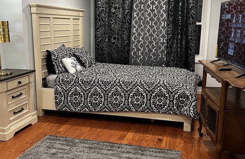 Cranford House | Cranfod Gem 4 Beds/2 Baths with Parking Nearby Newark Airport