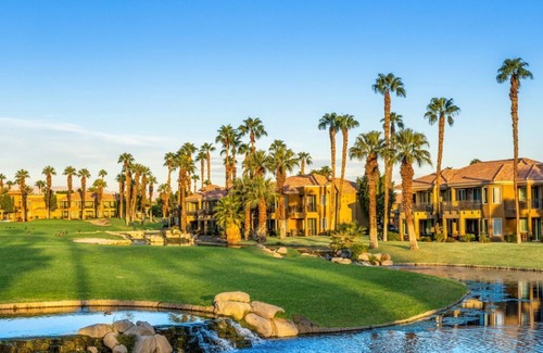 Palm Desert Hotel | Crashing at Cochella