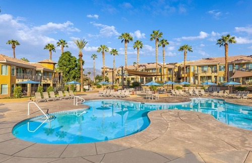 Palm Desert Hotel | Crashing at Cochella