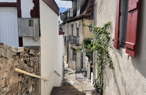 Salies-de-Bearn House | Craven Cottage - Salies-de-bearn