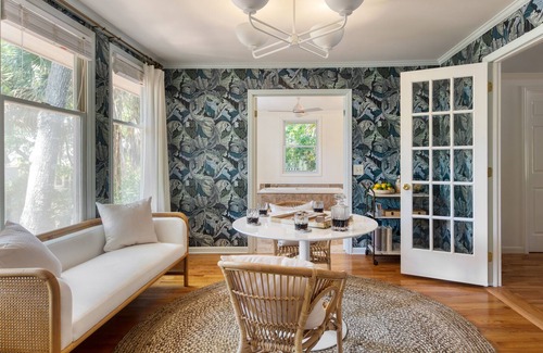 Twin Oaks House | Crawdad by AvantStay | Isle of Palms Home w/ BBQ