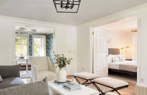 Twin Oaks House | Crawdad by AvantStay | Isle of Palms Home w/ BBQ