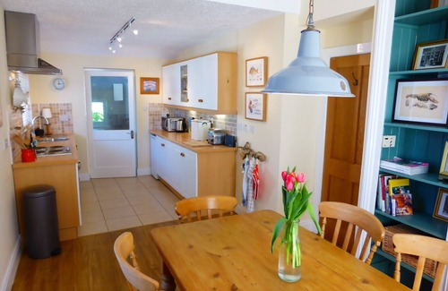 Portrush Cottage | Crayfish Cottage 2 min drive to the beach: Autumn and Xmas stays booking now!