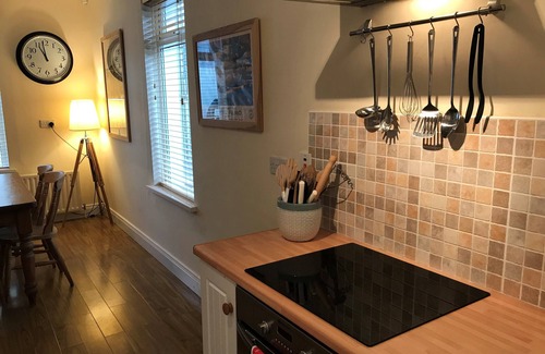 Portrush Cottage | Crayfish Cottage 2 min drive to the beach: Autumn and Xmas stays booking now!