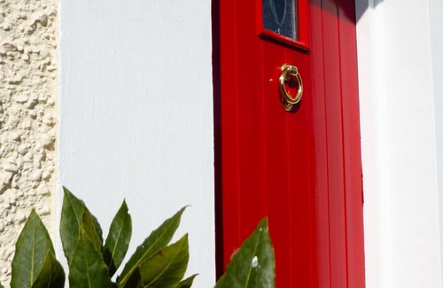 Portrush Cottage | Crayfish Cottage 2 min drive to the beach: Autumn and Xmas stays booking now!