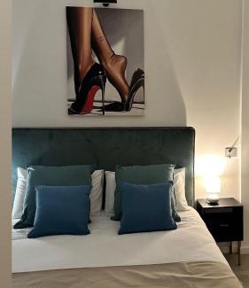 Nola Bed & Breakfast | Crazi Suites