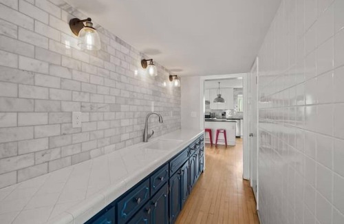 Milwaukee House | Cream City Embassy | A Grand MKE Experience