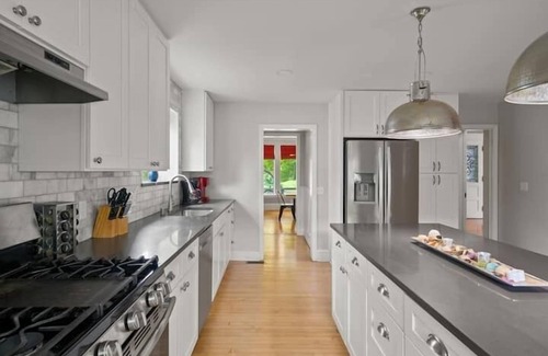 Milwaukee House | Cream City Embassy | A Grand MKE Experience