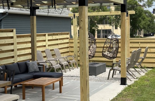 Fifth Ward House | Cream City Victorian Parking AC Patio Walkable
