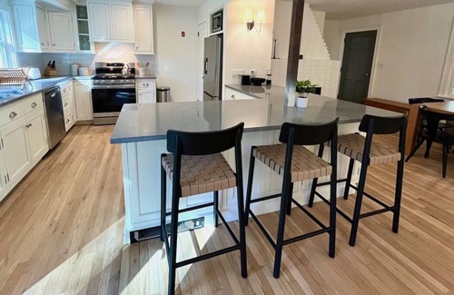 Egremont House | Creamery: stunning, renovated 5 bedroom w/ hot tub, screened-in porch, firepit and more!