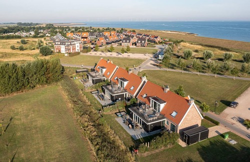 Colijnsplaat Villa | Create memories - Six Bedroom Villa, Sleeps 12