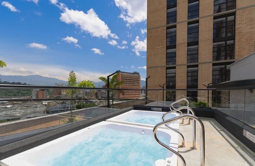 San Diego Apartment | Create & Relax - Designer 1BR w/Jacuzzi