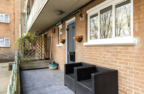 Tower Hamlets Apartment | Creative Central East London hideaway