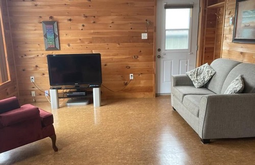 D'Escousse Cabin | CreativeescapeBNB