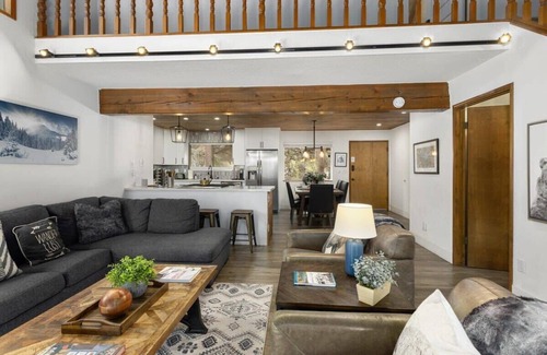 Lake Arrowhead House | Creek Home, Game Room, Pool Table, AC, Lake Rights