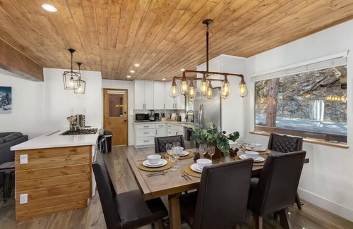 Lake Arrowhead House | Creek Home, Game Room, Pool Table, AC, Lake Rights