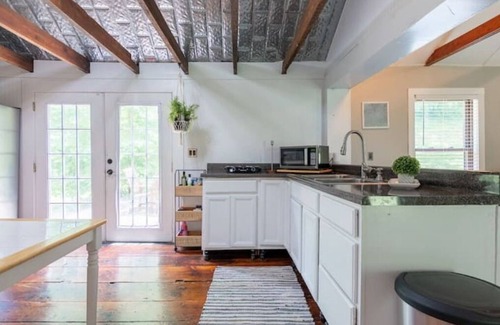 Newport Cabin | Creek House cabin with fire pit