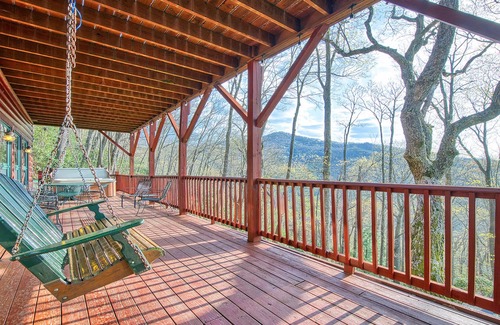 Waynesville Cabin | Creek'nWoods IV -Views-Decks-waterfall-sleeps 14
