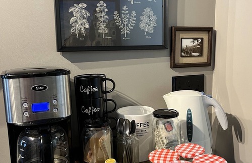 Stamford Cabin | Creek side cabin near State Parks and ski resorts