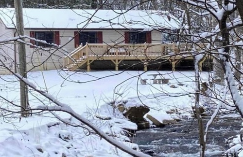 Banner Elk Cottage | Creek Side Cottage in Valle Crucis