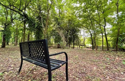 Fayetteville House | Creek Side Retreat w/ HotTub by Lake & Bike Trails