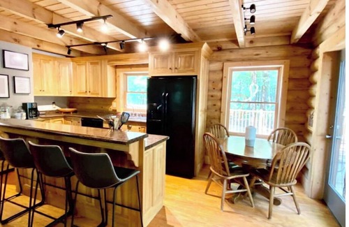 Mentone Cabin | Creek Wood Reserve in Mentone, near Brow Park