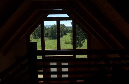 New Castle Cabin | Creekfront Family-friendly Cabin in Blue Ridge Mountains