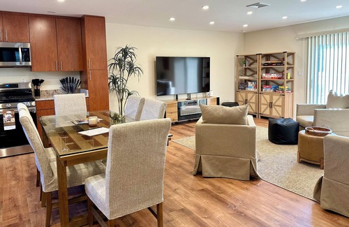 Saugerties South House | Creekfront Large 5BR Private Hot Tub Kayaks Sauna Arcade Pet Friendly