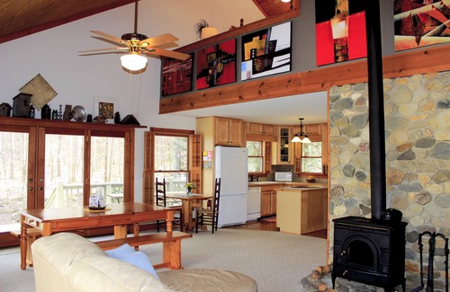 Hayesville Cabin | Creekfront! Private ponds for fishing! Mountain views & trails. Pet-friendly