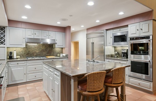Avon House | Creekside 4-bedroom 6.5 bath house in charming Beaver Creek with Hot Tub