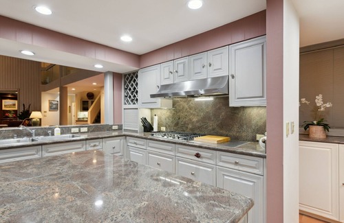 Avon House | Creekside 4-bedroom 6.5 bath house in charming Beaver Creek with Hot Tub