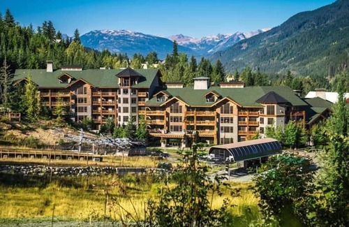 Whistler Creekside Apartment | Creekside access | Spacious Suite + Gas Fireplace