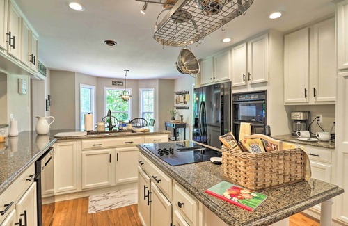 Brevard House | Creekside Brevard Home < 1 Mi to Downtown!