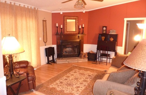 Hot Springs Cabin | Creekside Cabin, comfortable cabin overlooking trout creek