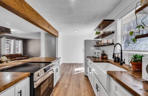 Coopertown Other | Creekside Cabin: Nestled in Woods, 30M Nashville