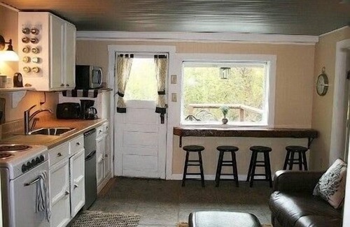 Gardiner Cabin | Creekside Cabin near Yellowstone - horse rides, rafting, zip lining, hiking