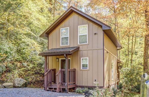 Hampton Cabin | Creekside cabin on trout stream footsteps away from the Appalachian Trail