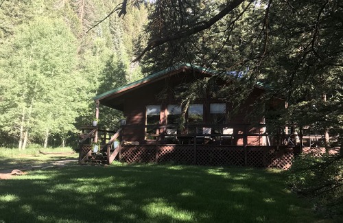 Dolores House | Creekside Cabin.