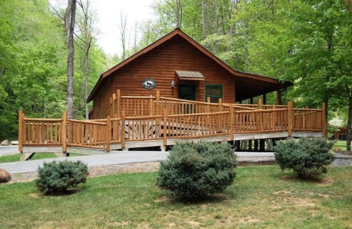 Bryson City Cabin | Creekside Cabin with covered porch only 3 miles from downtown Bryson City!